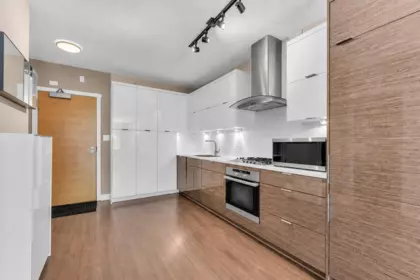 Primary Bathroom Photo of 216 1777 W 7th Avenue, Vancouver, BC