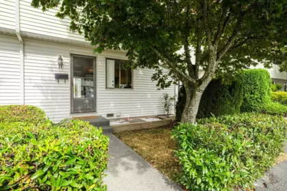 11 5351 200 Street, Langley, BC, Langley — Townhouse for sale