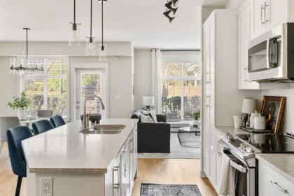 Family Room Photo of 401 11035 Ravine Road, Surrey, BC