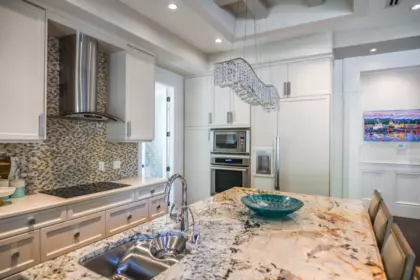 Kitchen Island Photo of 3085 W 49 Avenue, Vancouver, BC