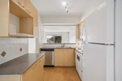 Kitchen Island Photo of 237 1408 Cartier Avenue, Coquitlam, BC