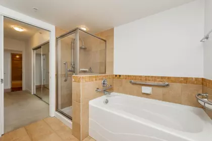Entry Foyer Photo of 1004 1483 W 7th Avenue, Vancouver, BC