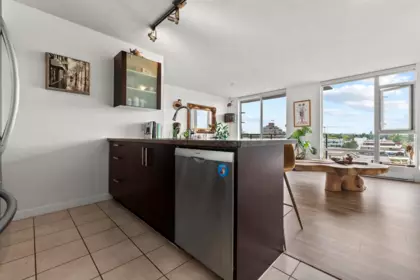 Kitchen Island Photo of 1003 1650 W 7th Avenue, Vancouver, BC