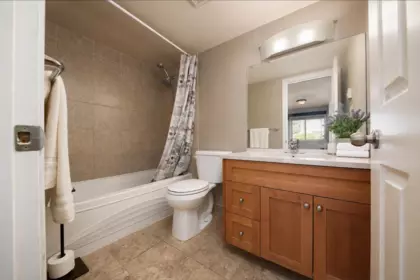 Guest Bathroom Photo of 4 12070 207a Street, Maple Ridge, BC
