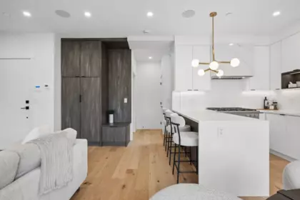 Breakfast Nook Photo of 2 4549 W 11th Avenue, Vancouver, BC