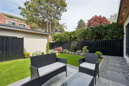 Garden / Landscaping Photo of 2 4549 W 11th Avenue, Vancouver, BC