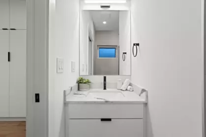 Mudroom Photo of 2 4549 W 11th Avenue, Vancouver, BC