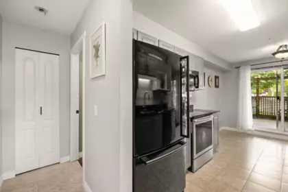 Guest Bathroom Photo of 104 20433 53 Avenue, Langley, BC