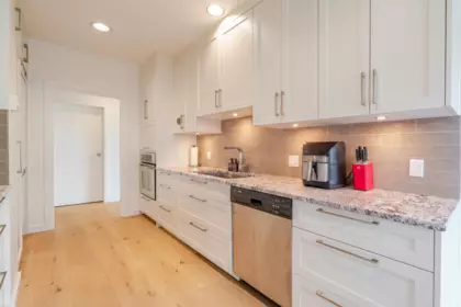 Kitchen Photo of 1B 1500 Alberni Street, Vancouver, BC