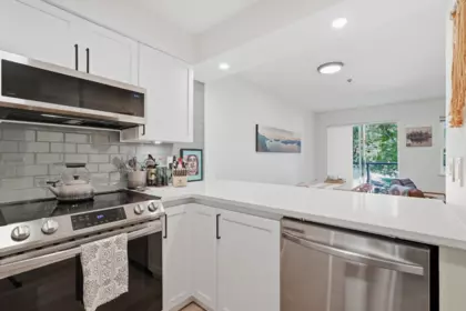 Breakfast Nook Photo of 2B 1048 E 7th Avenue, Vancouver, BC
