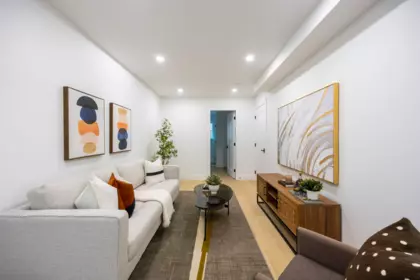 Hallway Photo of 4 7353 12th Avenue, Burnaby, BC