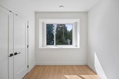 Entry Foyer Photo of 10564 Suncrest Drive, Delta, BC