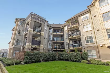 Outdoor Deck Photo of 206 215 Twelfth Street, New Westminster, BC
