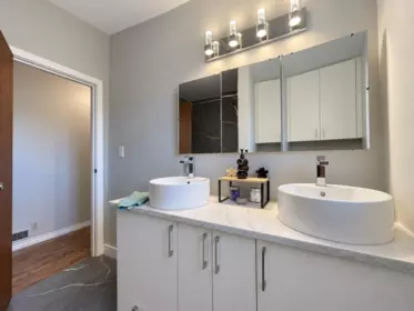 Guest Bathroom Photo of 31081 Silverhill Road, Mission, BC
