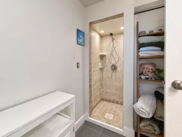 Laundry Room Photo of 31081 Silverhill Road, Mission, BC