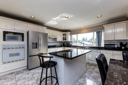 Breakfast Nook Photo of 449 E 16th Street, North Vancouver, BC