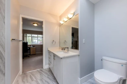 Mudroom Photo of 449 E 16th Street, North Vancouver, BC