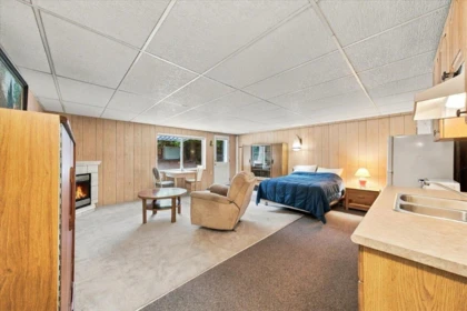 Basement Recreation Room Photo of 14790 55 Avenue, Surrey, BC