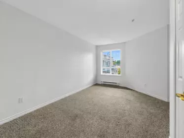 Basement Recreation Room Photo of 302 20448 Park Avenue, Langley, BC