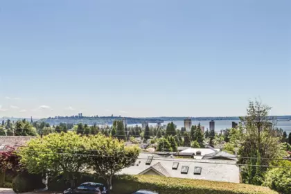 2273 Mathers Avenue, West Vancouver, BC, West vancouver — Single Family Residence for sale