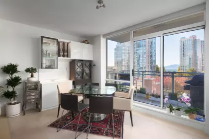 Kitchen Island Photo of 801 1455 Howe Street, Vancouver, BC