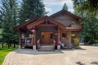 8179 Meadow Lane, Whistler, BC, Whistler — Single Family Residence for sale