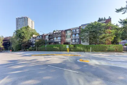 210 13316 Old Yale Road, Surrey, BC, Surrey — Apartment/Condo for sale