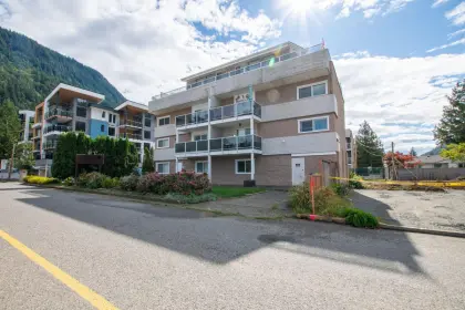 4 450 Esplanade Avenue, Harrison Hot Springs, BC, Harrison hot springs — Apartment/Condo for sale