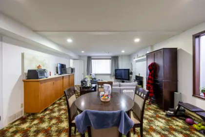 Kitchen Island Photo of 5555 Wallace Road, Richmond, BC