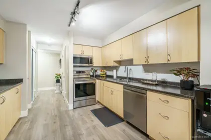 201 3423 E Hastings Street, Vancouver, BC, Vancouver — Apartment/Condo for sale