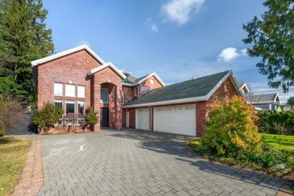 8531 Mowbray Road, Richmond, BC, Richmond — Single Family Residence for sale