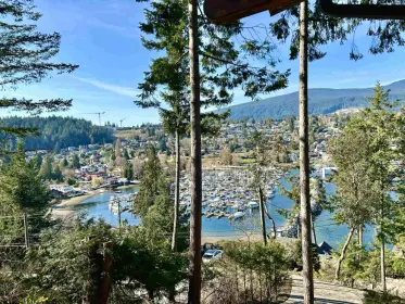 395 Skyline Drive, Gibsons, BC, Gibsons — Single Family Residence for sale