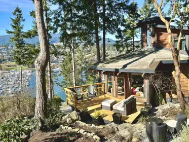 395 Skyline Drive, Gibsons, BC, Gibsons — Single Family Residence for sale