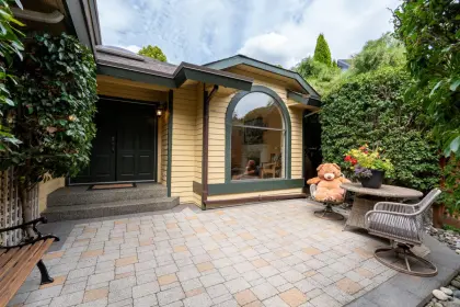 16209 Southglen Place, Surrey, BC, Surrey — Single Family Residence for sale