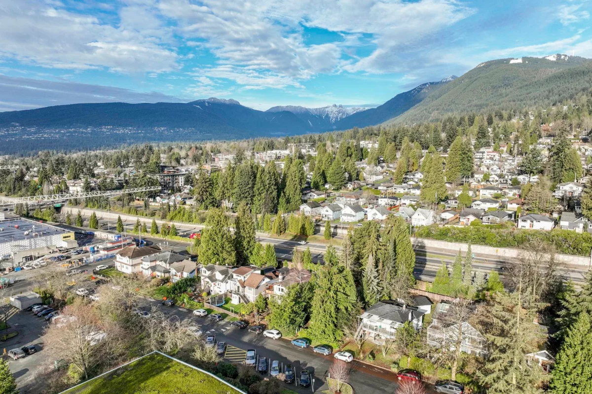 Dining Area Photo of 234 E 24th Street, North Vancouver, BC