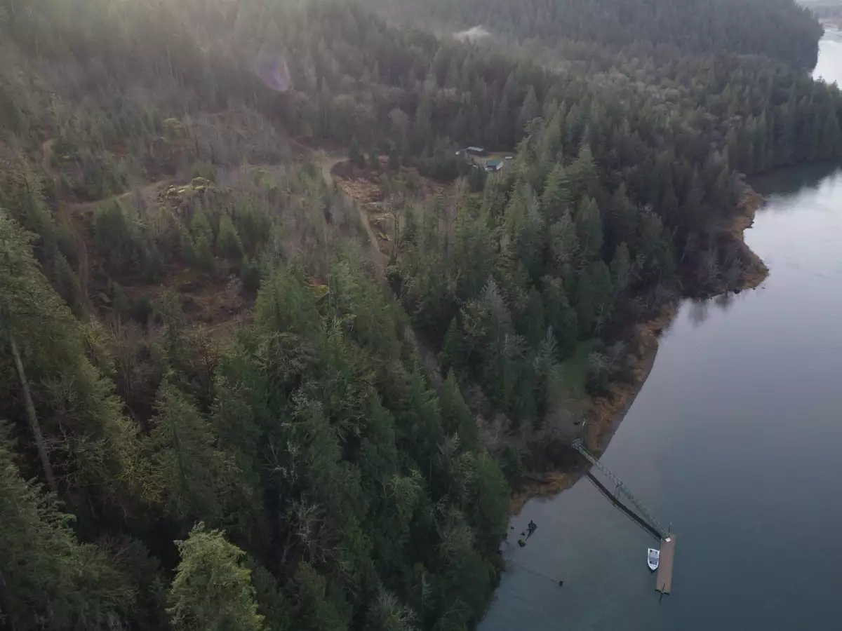Family Room Photo of SUB 12 SEC 8 Harrison River, Harrison Hot Springs, BC