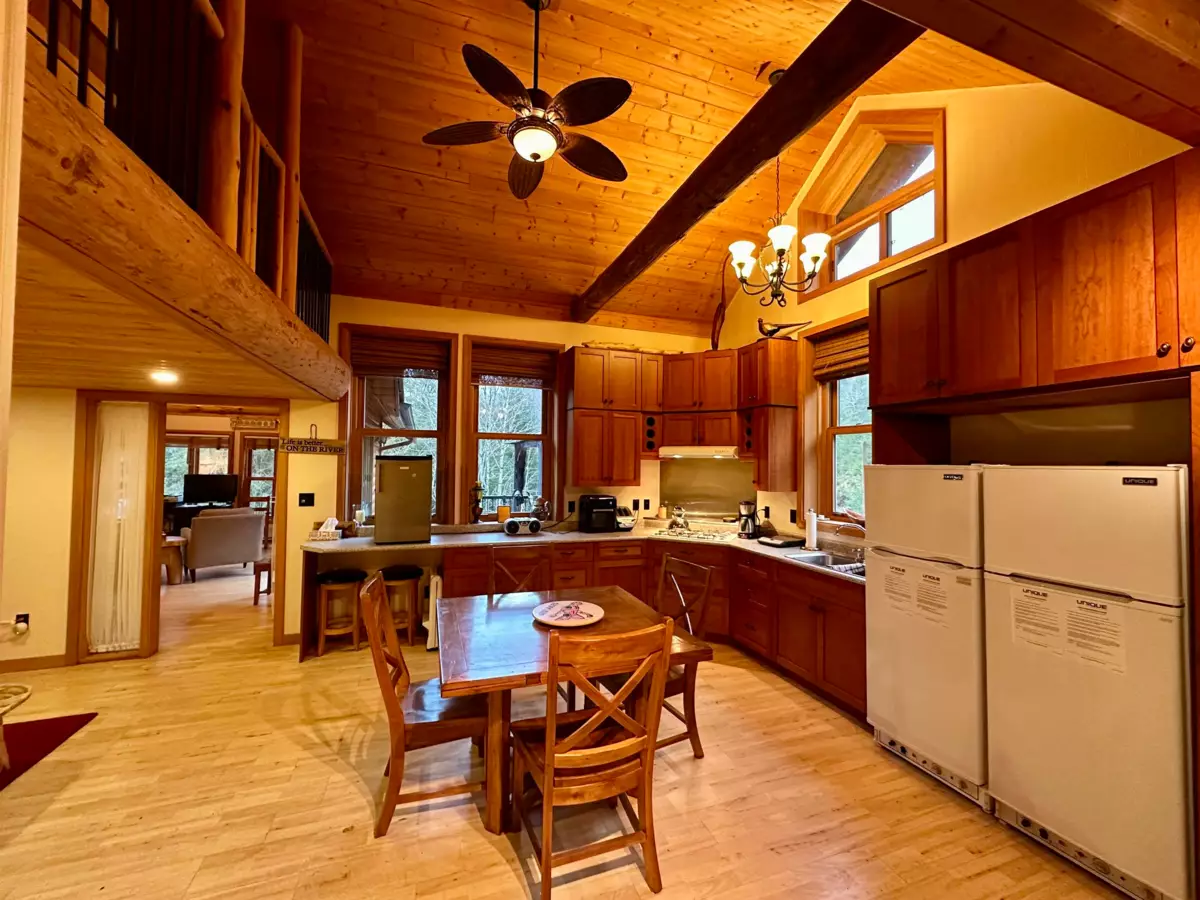 Kitchen Photo of SUB 12 SEC 8 Harrison River, Harrison Hot Springs, BC