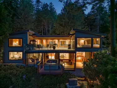 Living Room Photo of 7909 Bedwell Drive, Pender Island, BC