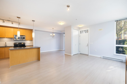 Walk-In Closet Photo of 121 735 W 15th Street, North Vancouver, BC