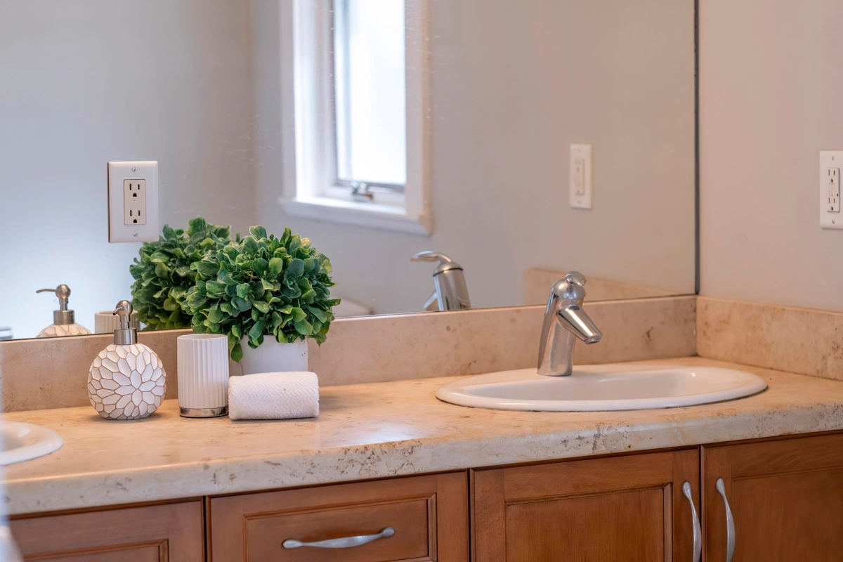 Guest Bathroom Photo of 2862 W 22nd Avenue, Vancouver, BC