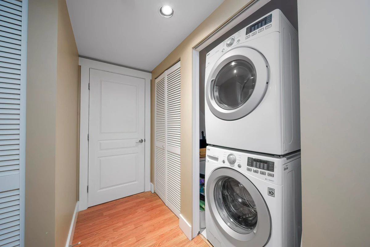 Hallway Photo of 2862 W 22nd Avenue, Vancouver, BC