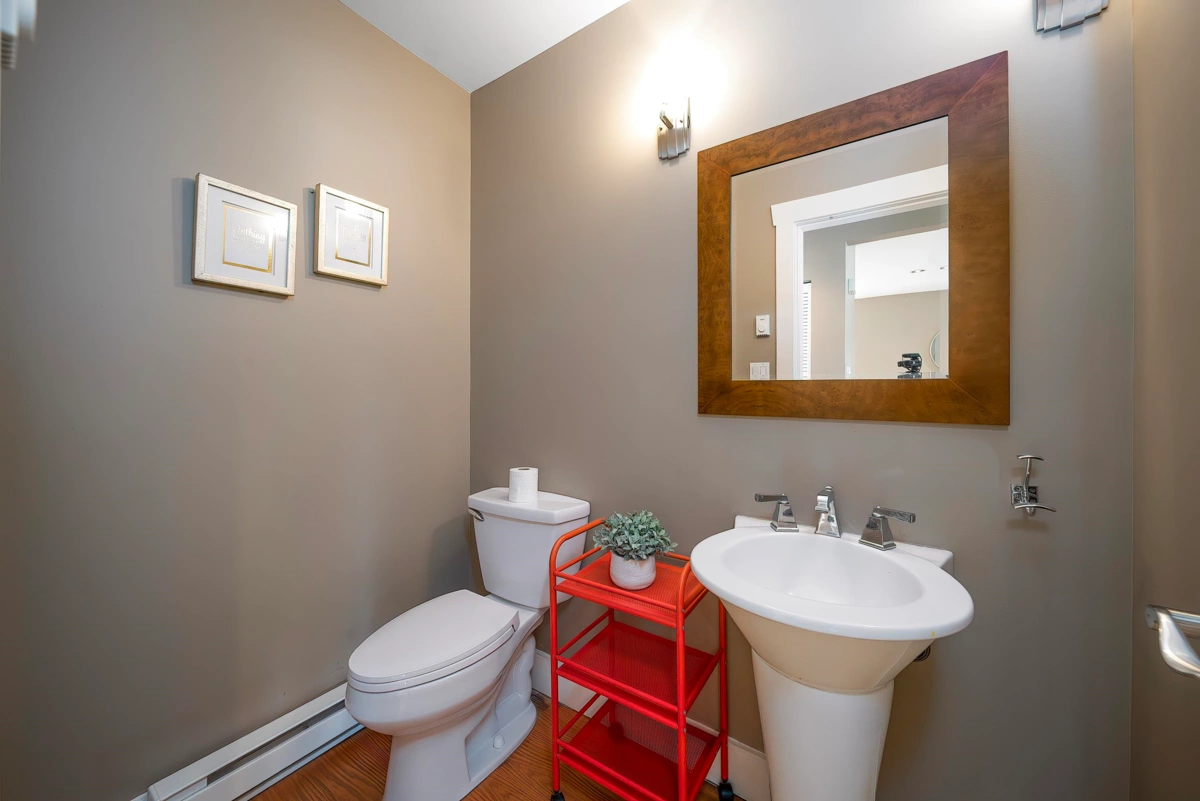Primary Bathroom Photo of 2862 W 22nd Avenue, Vancouver, BC