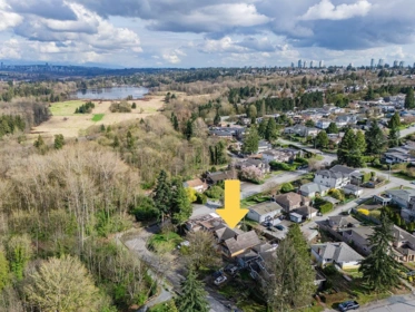 Hot Tub / Spa Photo of 4976 Bond Street, Burnaby, BC