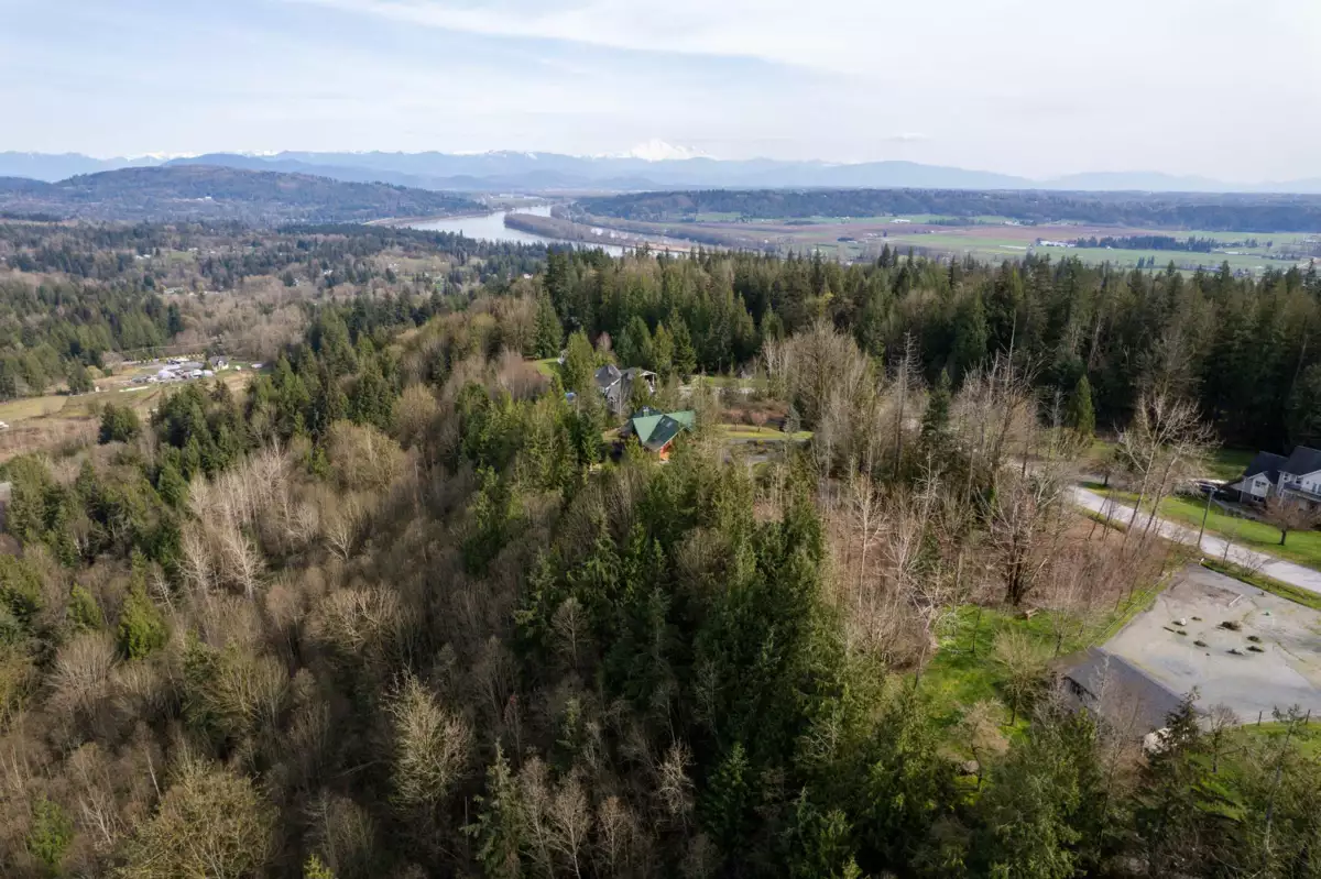 Kitchen Island Photo of 10230 Rolley Crescent, Maple Ridge, BC