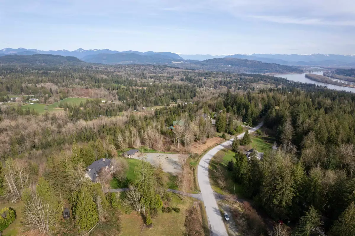 Walk-In Closet Photo of 10230 Rolley Crescent, Maple Ridge, BC