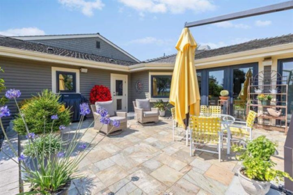Hot Tub / Spa Photo of 2750 52 Street, Delta, BC