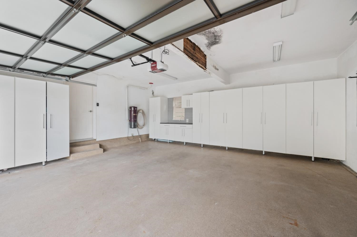 Backyard Photo of 1151 Millstream Road, West Vancouver, BC