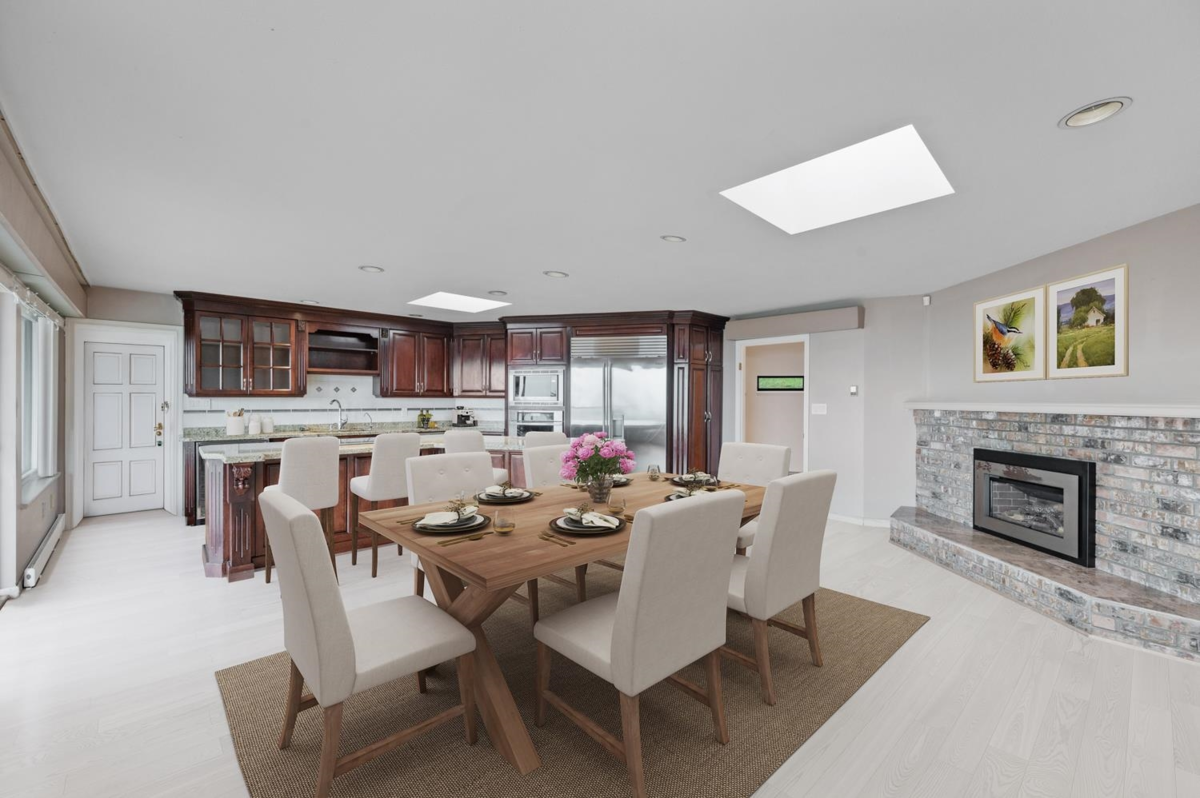 Breakfast Nook Photo of 1151 Millstream Road, West Vancouver, BC