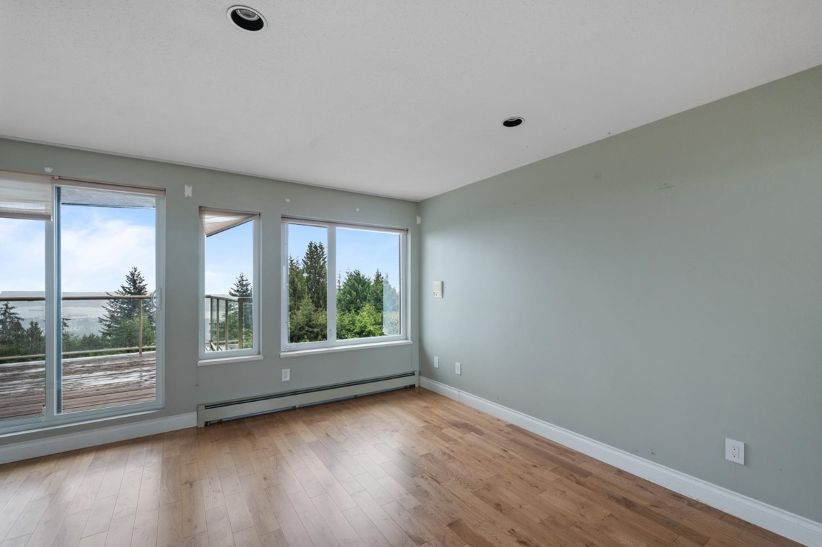 Entry Foyer Photo of 1151 Millstream Road, West Vancouver, BC