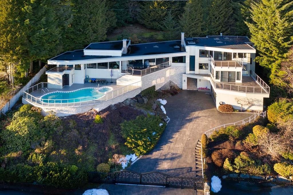 Exterior Front Photo of 1151 Millstream Road, West Vancouver, BC